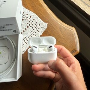 Apple Wireless Earbuds with Charging Case - White